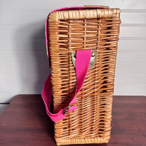 Lilly Pulitzer Cheek to Cheek Rattan Wine/Glass/Snack Basket Floral& Pink Lined - Picture 3 of 10